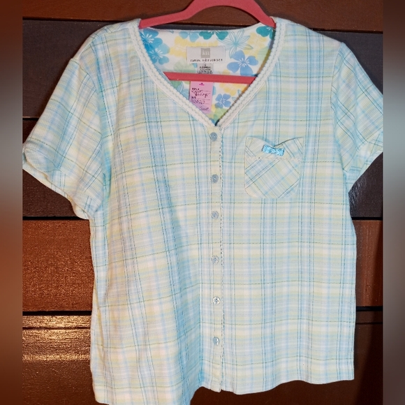 Cute Karen Neuburger small Feminine Short Sleeve top With Matching Capris - Picture 5 of 10